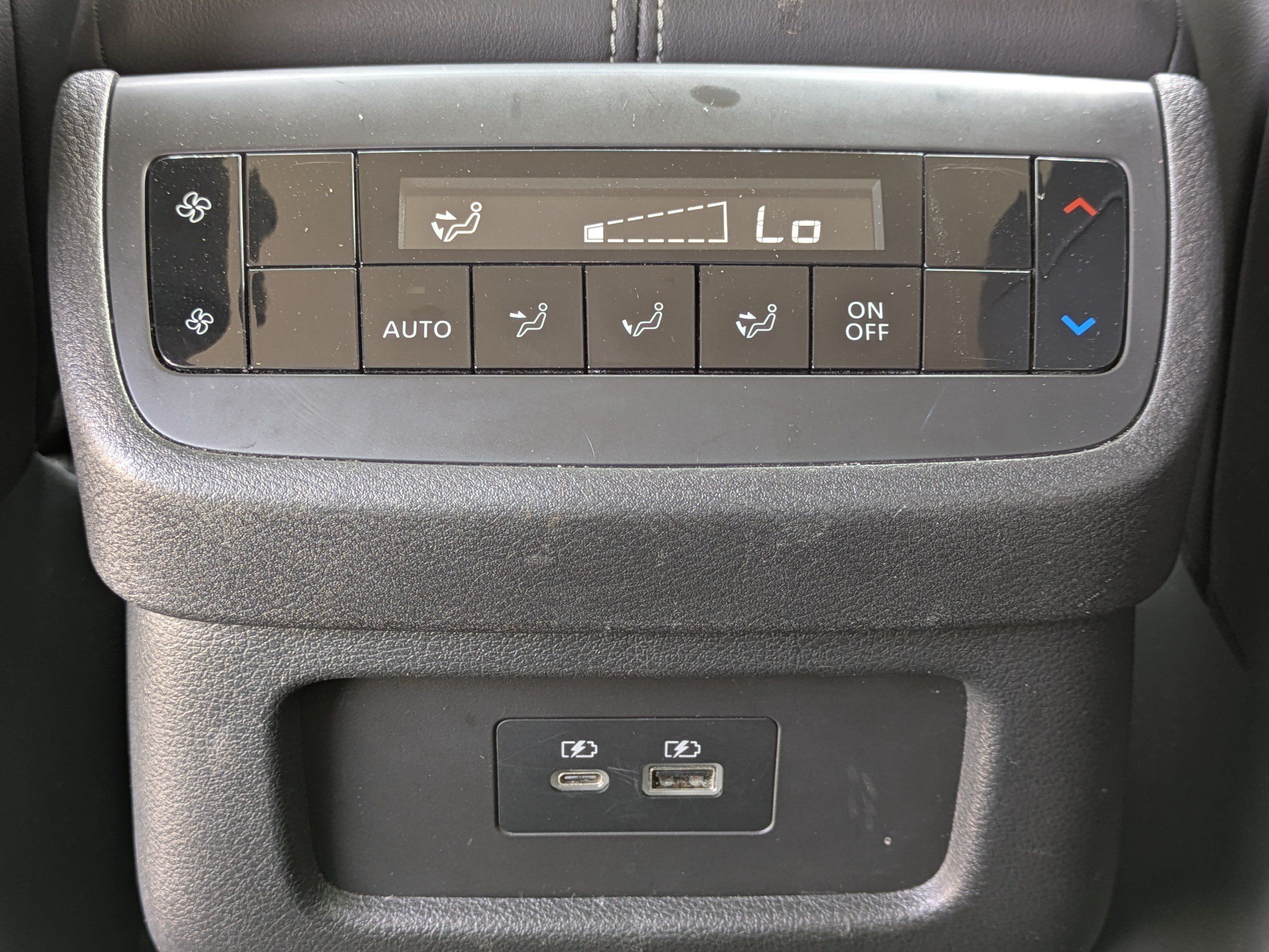 Used 2023 Nissan Pathfinder SL FWD image 17