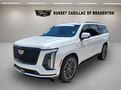 Certified 2025 Cadillac Escalade Sport Platinum w/ LPO, Floor Liner Package AWD/4WD image 8