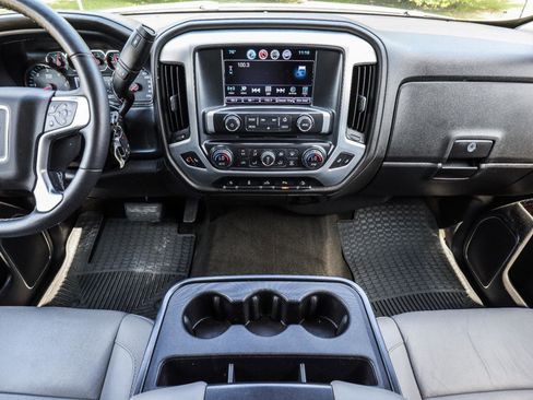 Used 2017 GMC Sierra 1500 SLT w/ SLT Preferred Package AWD/4WD image 27
