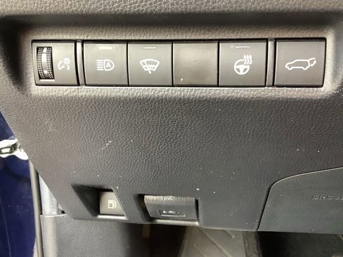 Used 2021 Toyota RAV4 XLE w/ Convenience Package image 15