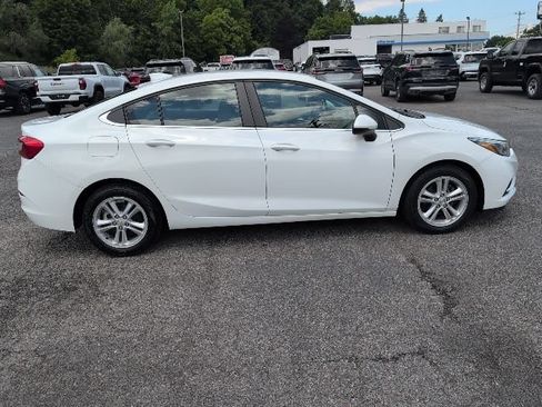 Used 2016 Chevrolet Cruze LT FWD image 6