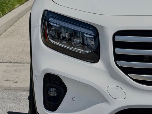 Used 2026 Mercedes-Benz GLB 250 image 7