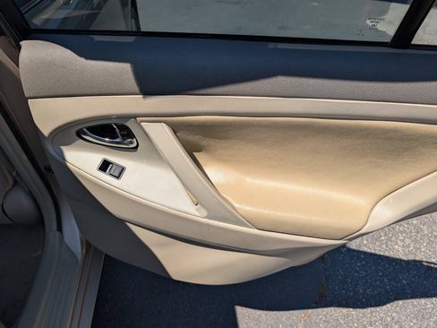 Used 2007 Toyota Camry Hybrid FWD image 34