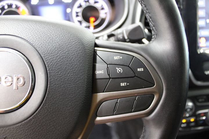 Used 2019 Jeep Cherokee Limited AWD/4WD image 37