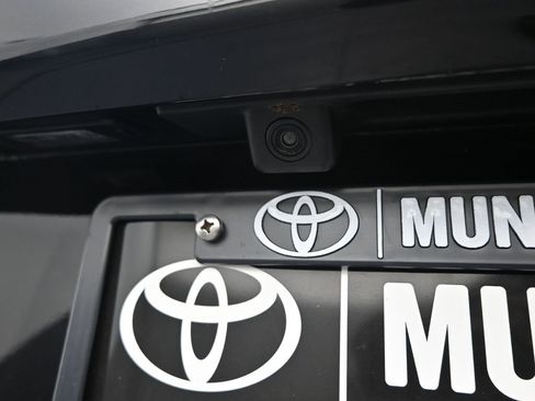 Used 2021 Chevrolet Equinox LT w/ LPO, Floor Liner Package image 43