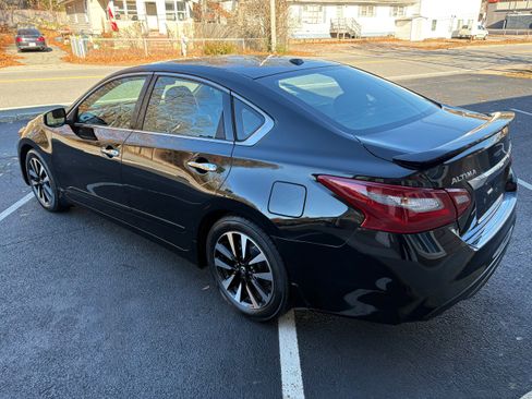 Used 2018 Nissan Altima 2.5 SL w/ 2.5 SL Technology Package image 7