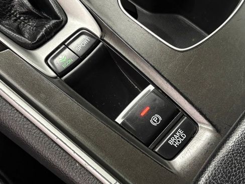 Used 2018 Honda Accord Sport image 40