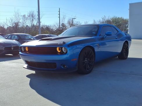 Used 2023 Dodge Challenger R/T Scat Pack w/ T/A Package image 2