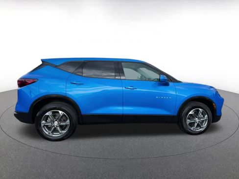Used 2025 Chevrolet Blazer LT FWD image 13