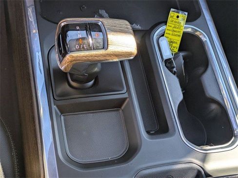 Certified 2022 Chevrolet Silverado 1500 High Country image 25