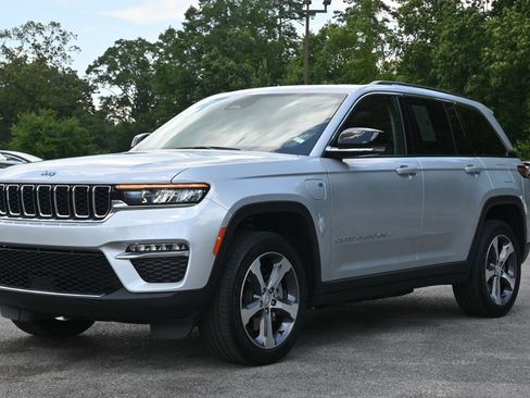 Used 2023 Jeep Grand Cherokee image 5