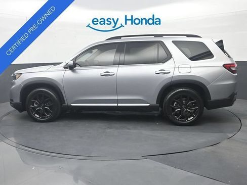 Used 2025 Honda Pilot Touring image 4
