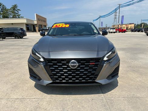 Used 2024 Nissan Altima 2.5 SR FWD image 3
