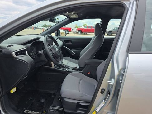 Used 2024 Toyota Corolla Cross AWD Hybrid image 8