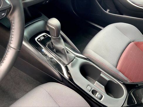 Used 2025 Toyota Corolla SE image 16