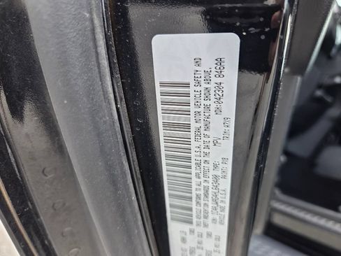 Used 2017 Jeep Wrangler Sport w/ Connectivity Group AWD/4WD image 19