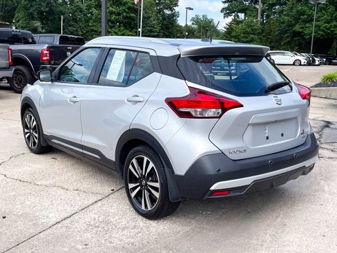 Used 2020 Nissan Kicks SR w/ SR Premium Package FWD image 5
