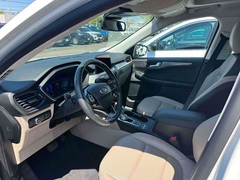 Used 2021 Ford Escape Titanium AWD/4WD image 14