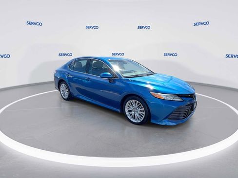 Used 2019 Toyota Camry XLE FWD image 2