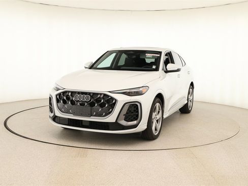 Certified 2025 Audi Q5 Prestige w/ 20" Wheel Package image 12