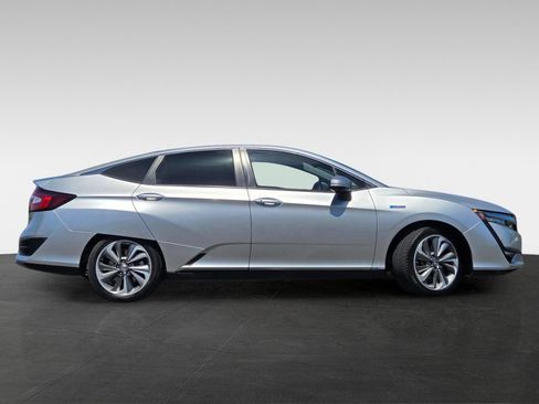 Used 2019 Honda Clarity Plug-In Hybrid image 3