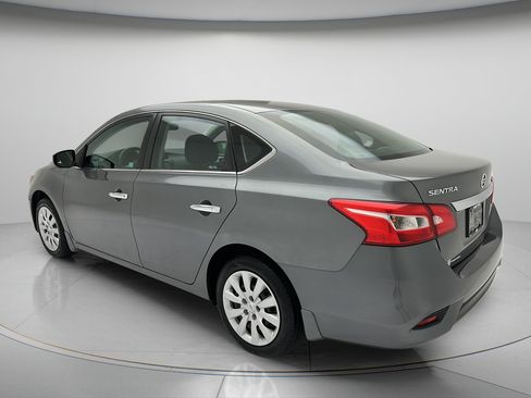 Used 2019 Nissan Sentra S FWD image 4