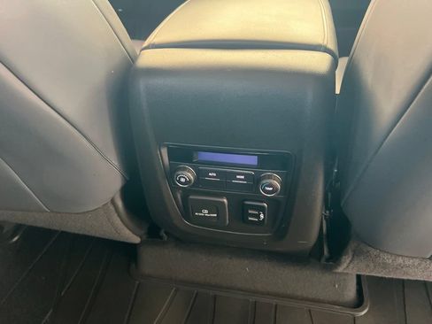 Used 2018 Buick Enclave Essence w/ Trailering Package AWD/4WD image 18