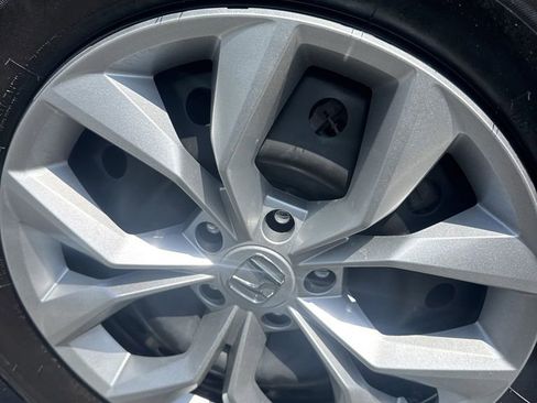 Used 2025 Honda CR-V LX image 7