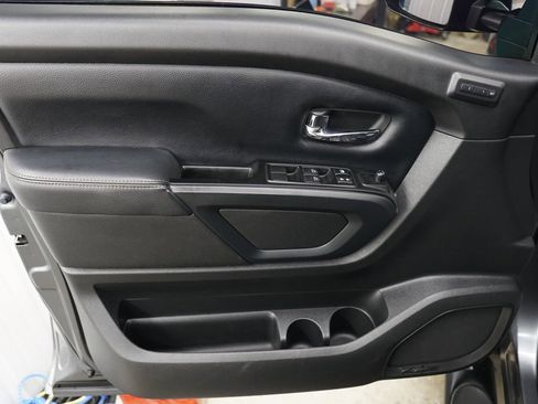 Used 2018 Nissan Titan SL w/ Midnight Edition image 21
