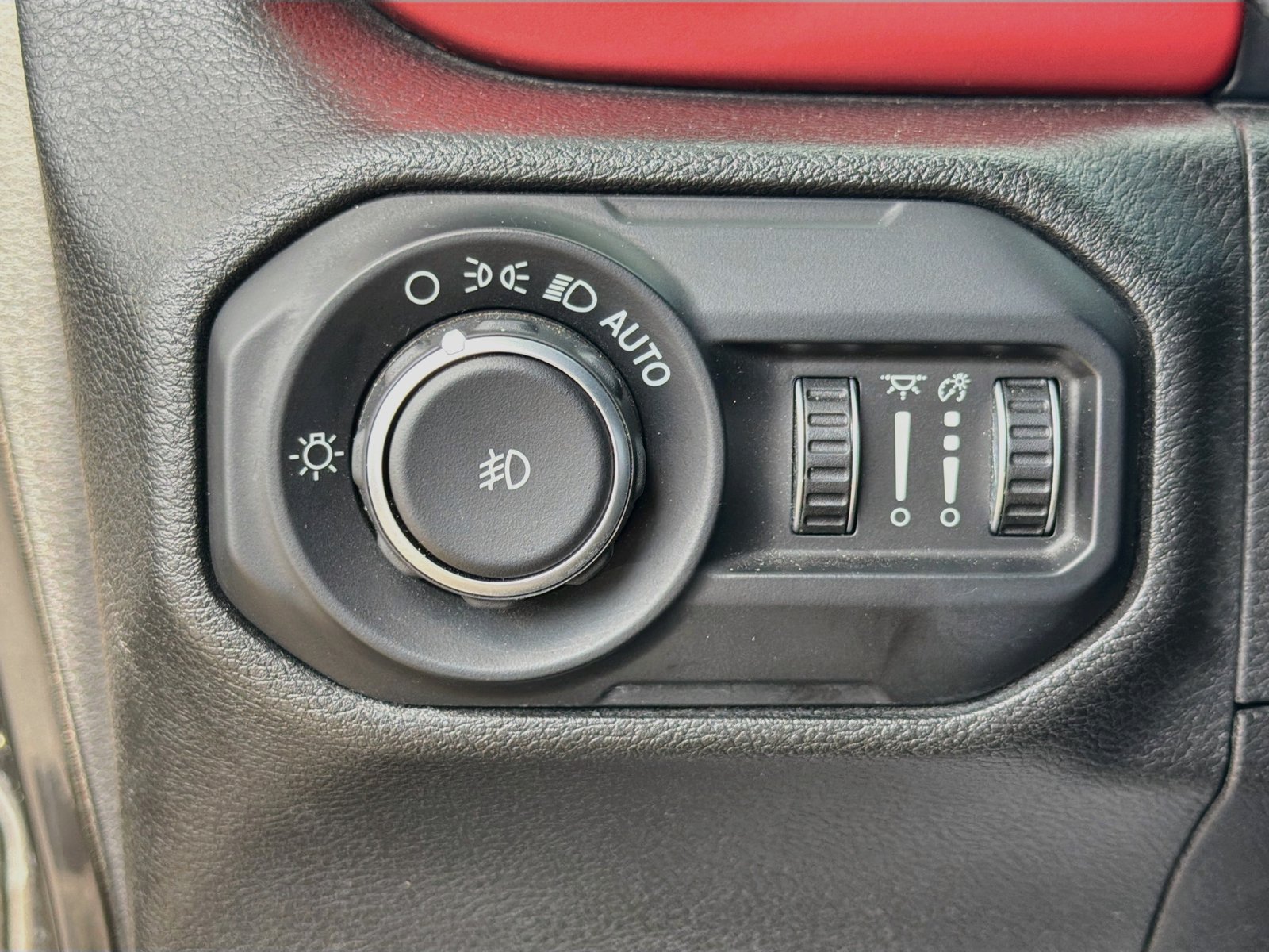 Used 2018 Jeep Wrangler Rubicon AWD/4WD image 31