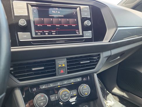 Used 2019 Volkswagen Jetta GLI FWD image 11
