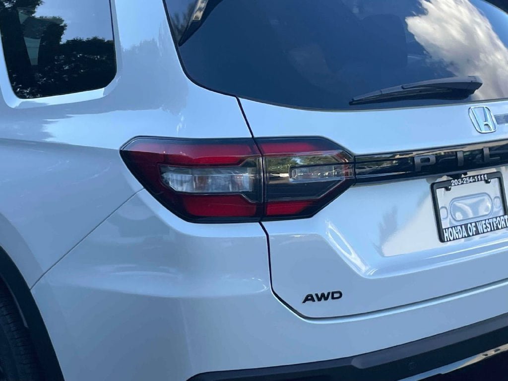 New 2026 Honda Pilot Black Edition image 10