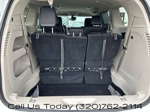 Used 2024 Chrysler Pacifica Touring-L FWD image 43