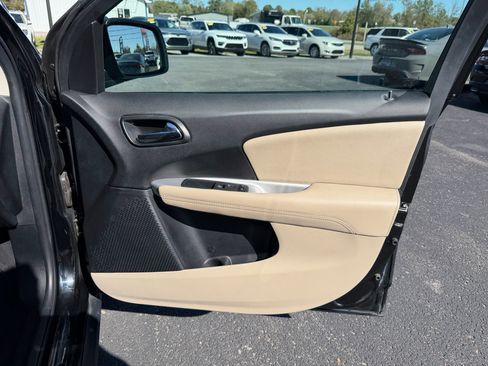 Used 2020 Dodge Journey SE image 24