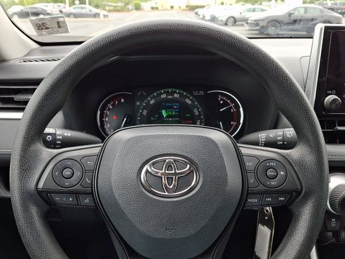 Used 2023 Toyota RAV4 LE AWD/4WD image 18