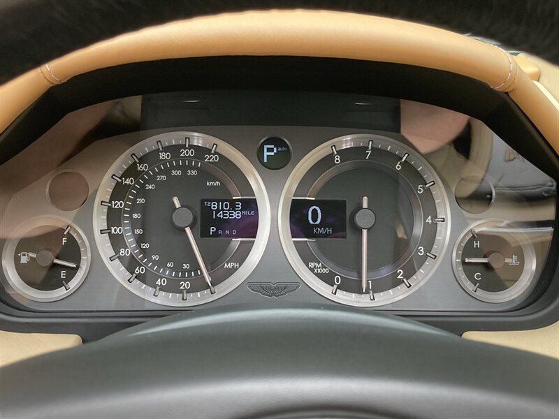 Used 2011 Aston Martin DB9 Volante RWD image 22