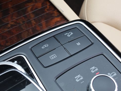 Used 2018 Mercedes-Benz GLS 450 4MATIC image 30
