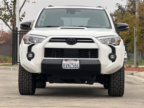 Used 2021 Toyota 4Runner Venture w/ Moonroof Package image 11