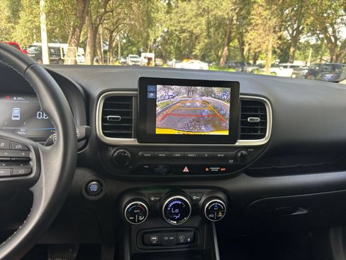 Used 2026 Hyundai Venue SEL FWD image 16