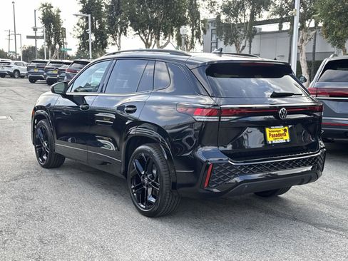 New 2026 Volkswagen Tiguan SE R-Line image 3