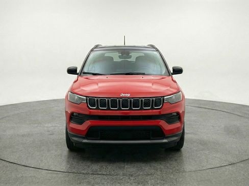Used 2025 Jeep Compass Limited AWD/4WD image 2