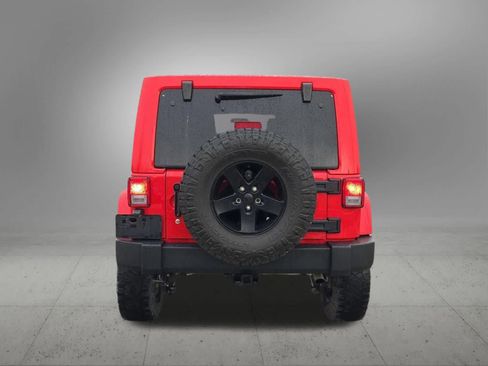Used 2015 Jeep Wrangler Unlimited Sahara AWD/4WD image 6
