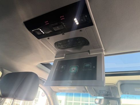 Used 2019 Chevrolet Suburban Premier image 26