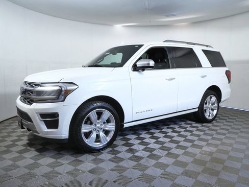 Used 2023 Ford Expedition Platinum AWD/4WD image 3