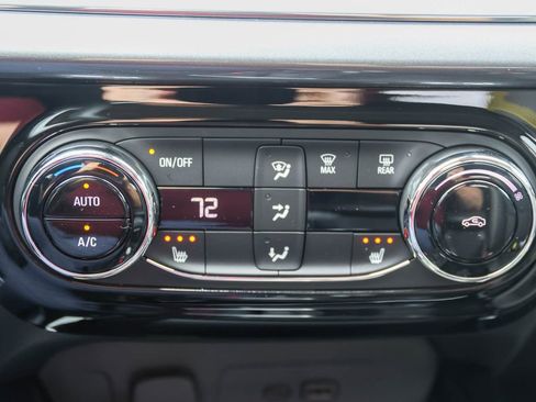 New 2026 Chevrolet Trax ACTIV FWD image 18