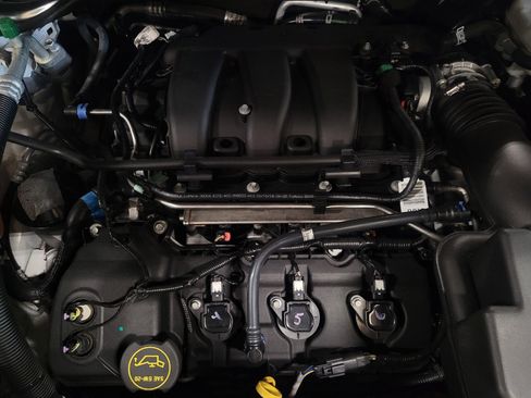 Used 2019 Ford Explorer XLT w/ Equipment Group 201A FWD image 30