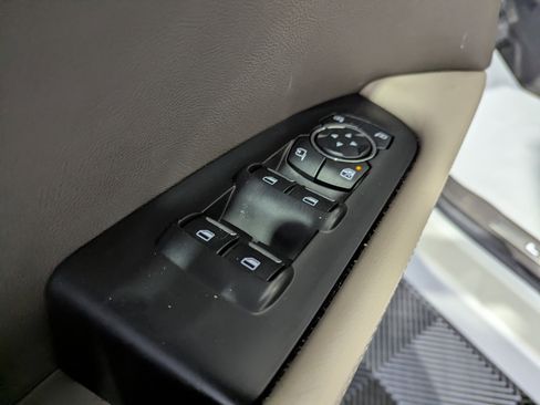 Used 2023 Lincoln Nautilus Reserve AWD/4WD image 18