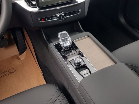 New 2026 Volvo XC90 B6 Plus w/ Protection Package image 25