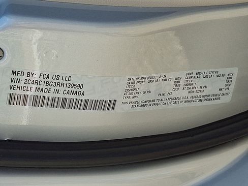 Used 2024 Chrysler Pacifica Touring-L FWD image 26