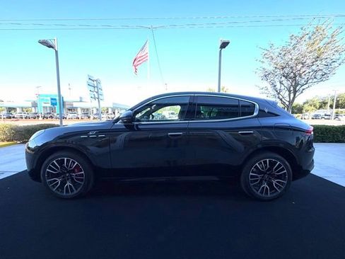 Used 2023 Maserati Grecale GT image 16